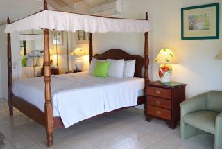 Executive Suite 1 King Bed 1 v2