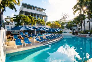 SAV SIGNATURE SHOT 1