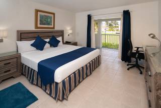 DLX king patio open3