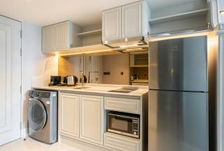 One Bedroom Riverview 3