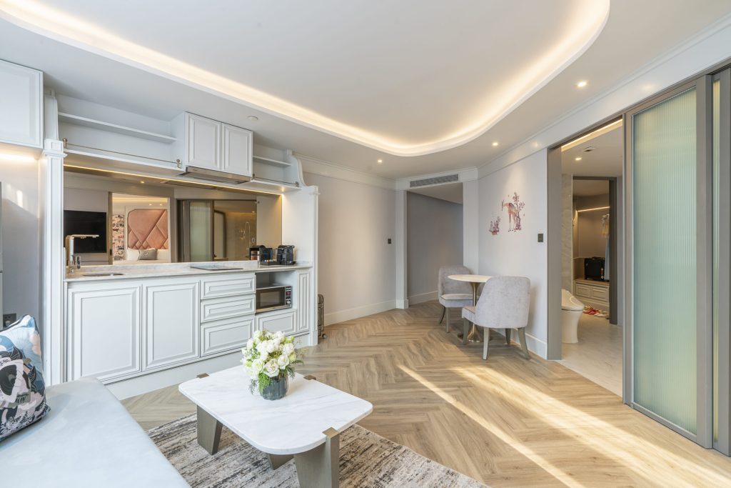Club-Grand-Deluxe-Balcony_2